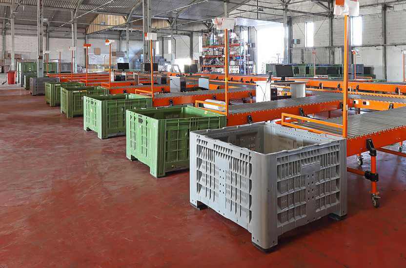 The use of box pallets in everyday work at the production line